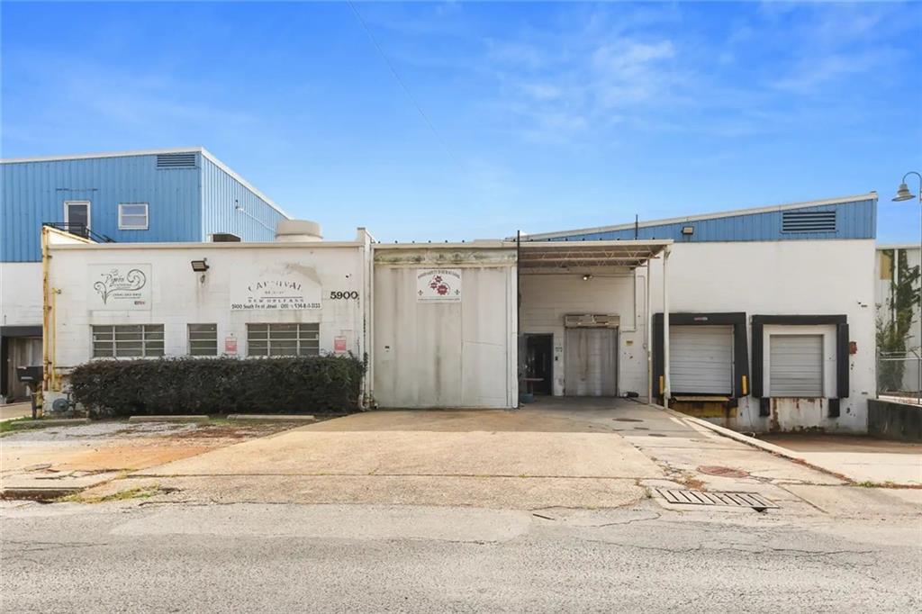 5900 S FRONT Street