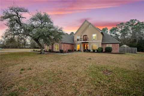 Photo of 21035 BEAU CHATEAU Boulevard, Ponchatoula, LA 70454 (MLS # 2544988)