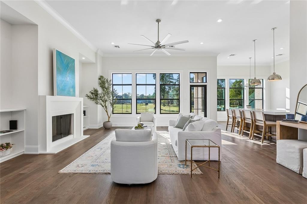 15 OAK HILLS Lane