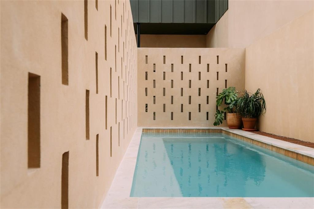 1310 CONSTANCE Street