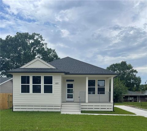 680 HUNTERBROOK Drive Gretna LA 70056