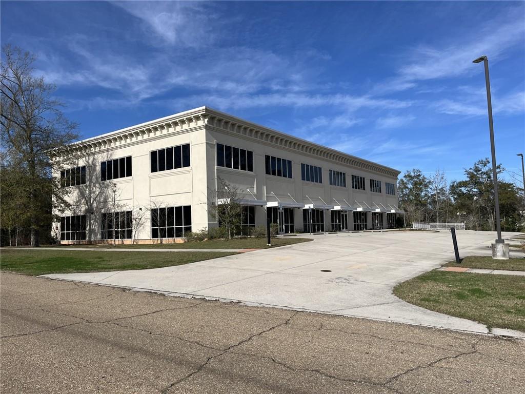 Photo 1 of 9 — 211 S TYLER Street, Covington, LA 70433