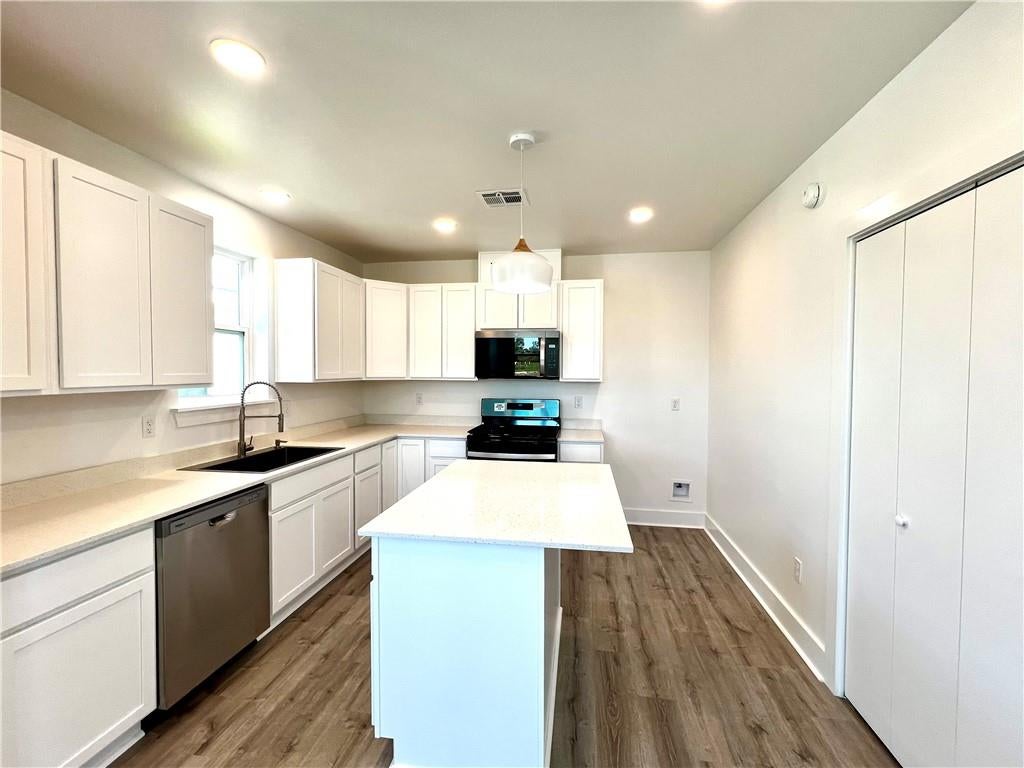 1028 PIN OAK Drive