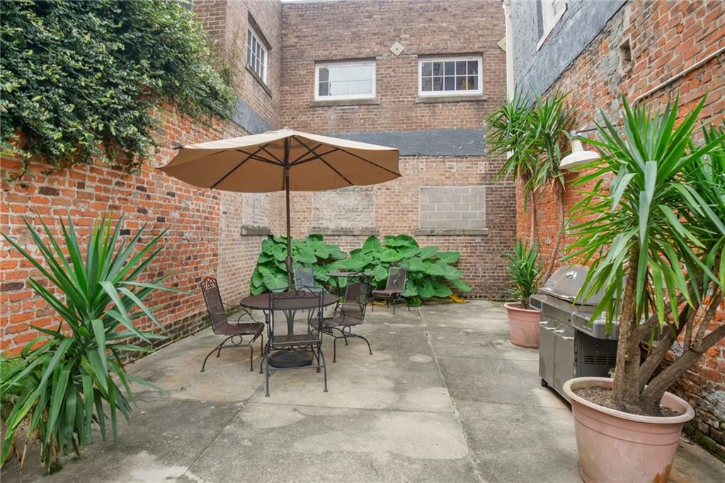 818 LAFAYETTE Street 818