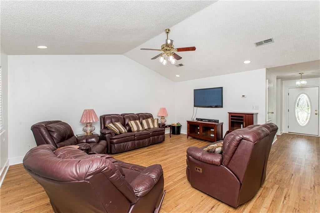 14076 MANINA Lane