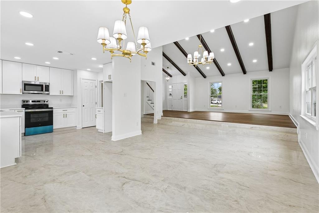 409 LYNNMEADE Road