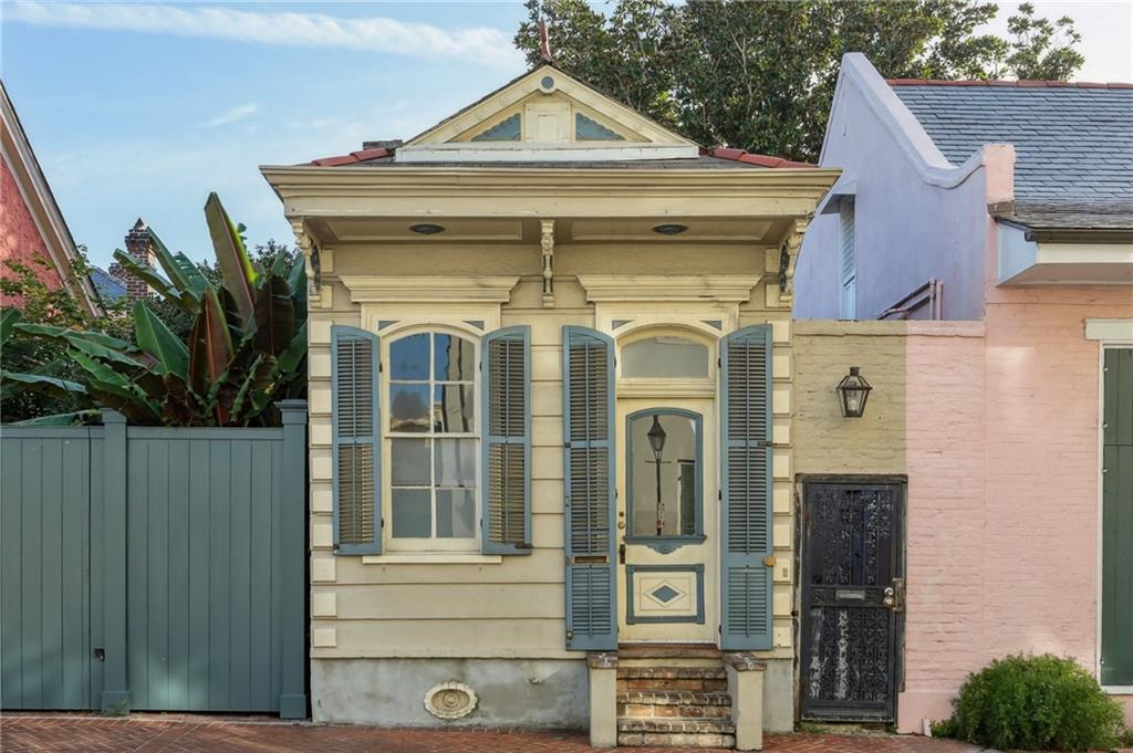 Photo 1 of 20 — 925 ST LOUIS Street, New Orleans, LA 70112