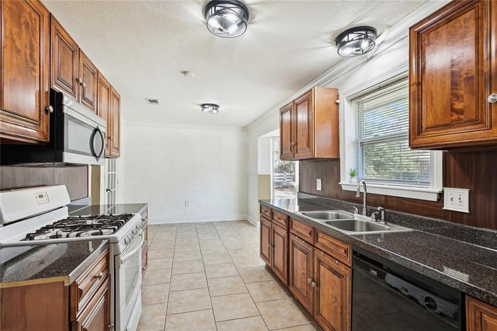 344 HUNTINGTON Drive