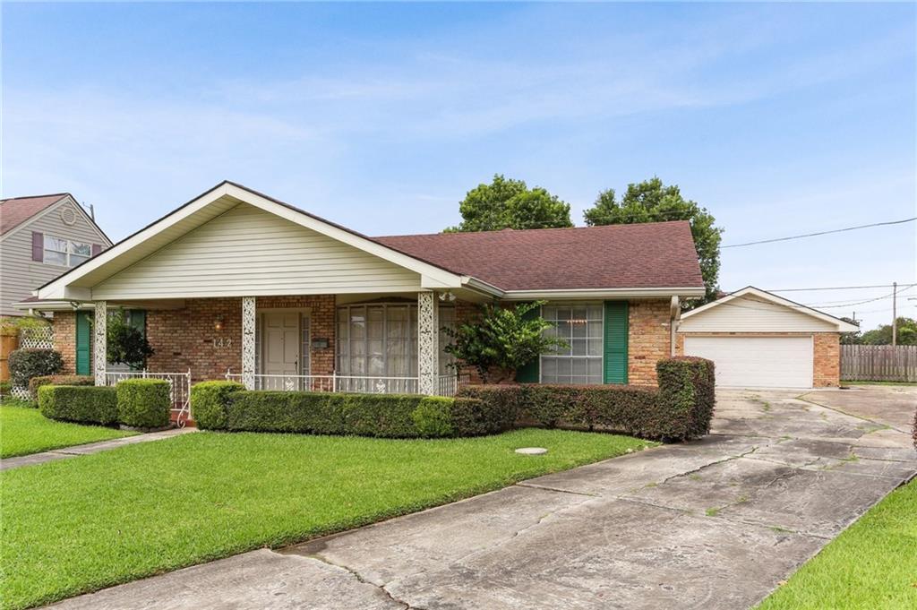 142 E RANDALL Court
