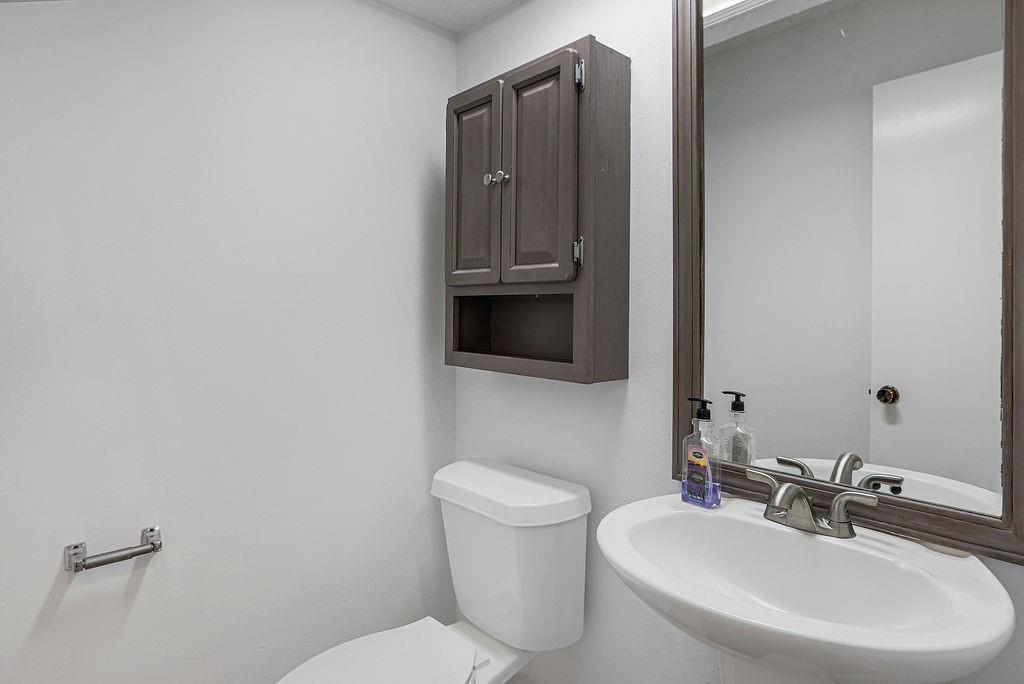 Photo 15 of 22 of 917 W 22ND Avenue townhome