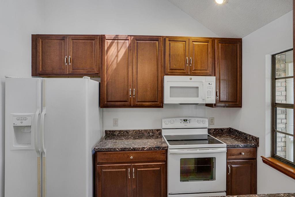 Photo 14 of 22 of 917 W 22ND Avenue townhome