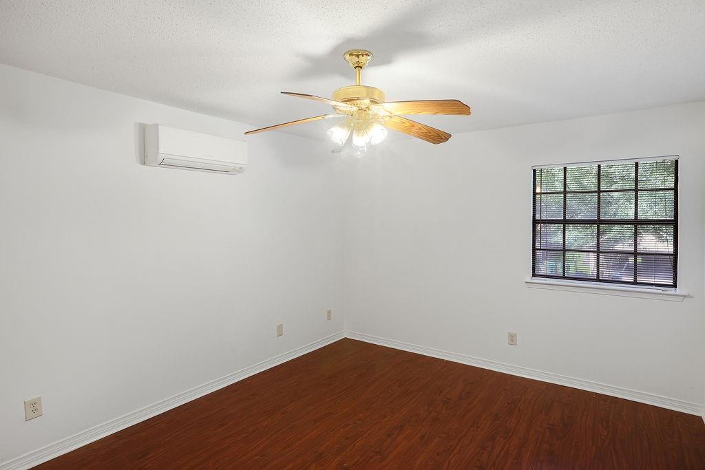 Photo 17 of 22 of 917 W 22ND Avenue townhome