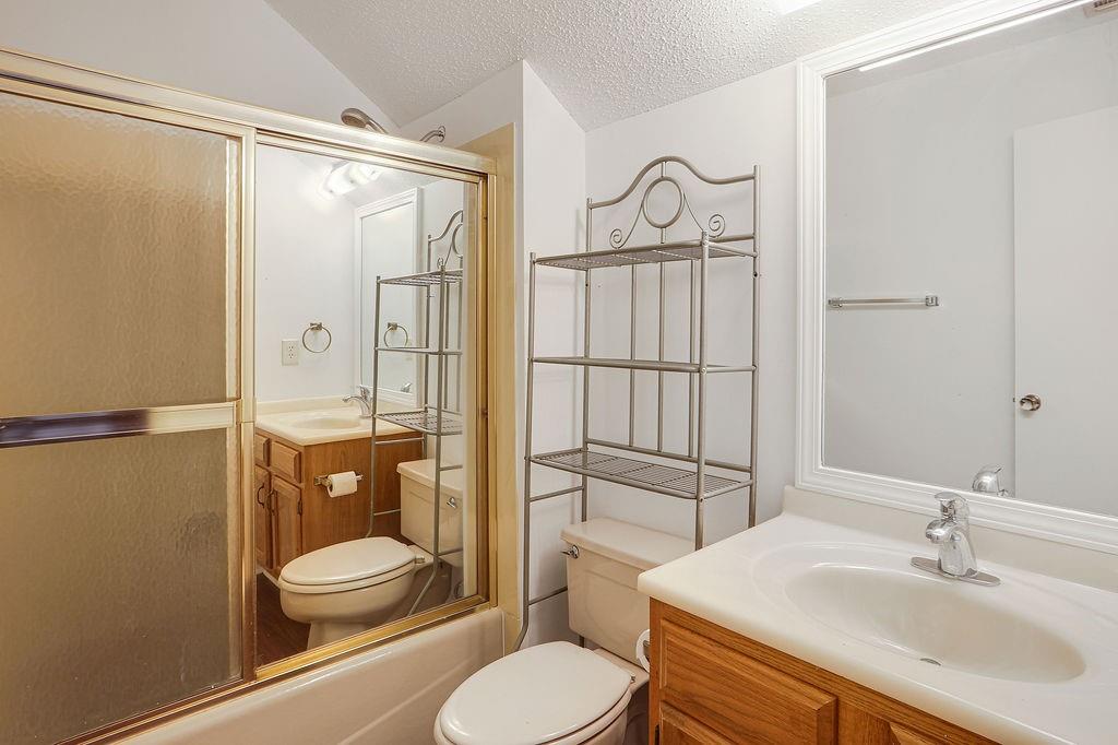 Photo 21 of 22 of 917 W 22ND Avenue townhome