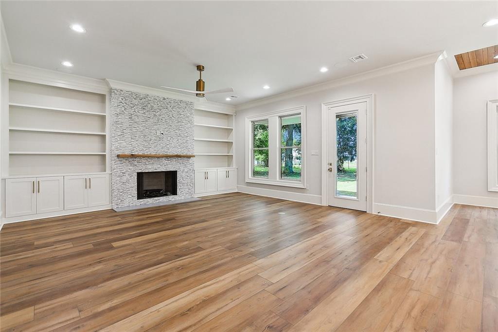 531 OAK GLEN Drive