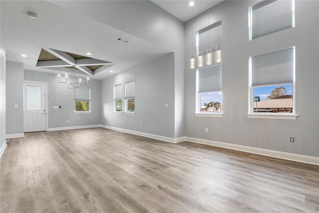 8901 LIVINGSTON Avenue