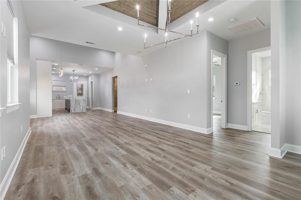 8901 LIVINGSTON Avenue