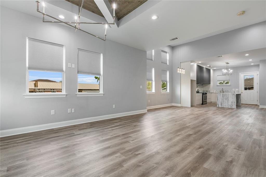 8901 LIVINGSTON Avenue