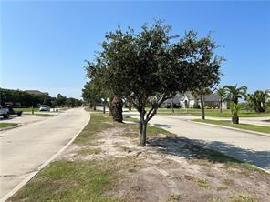 2064 LAKESHORE S Boulevard