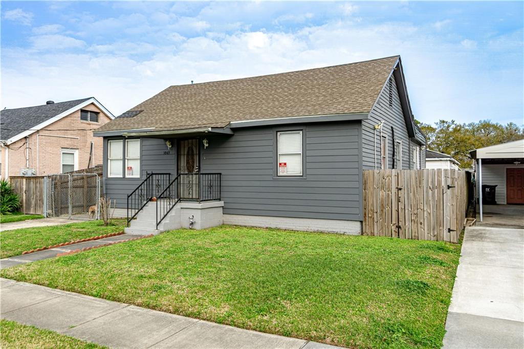 1043 LEBEAU Street