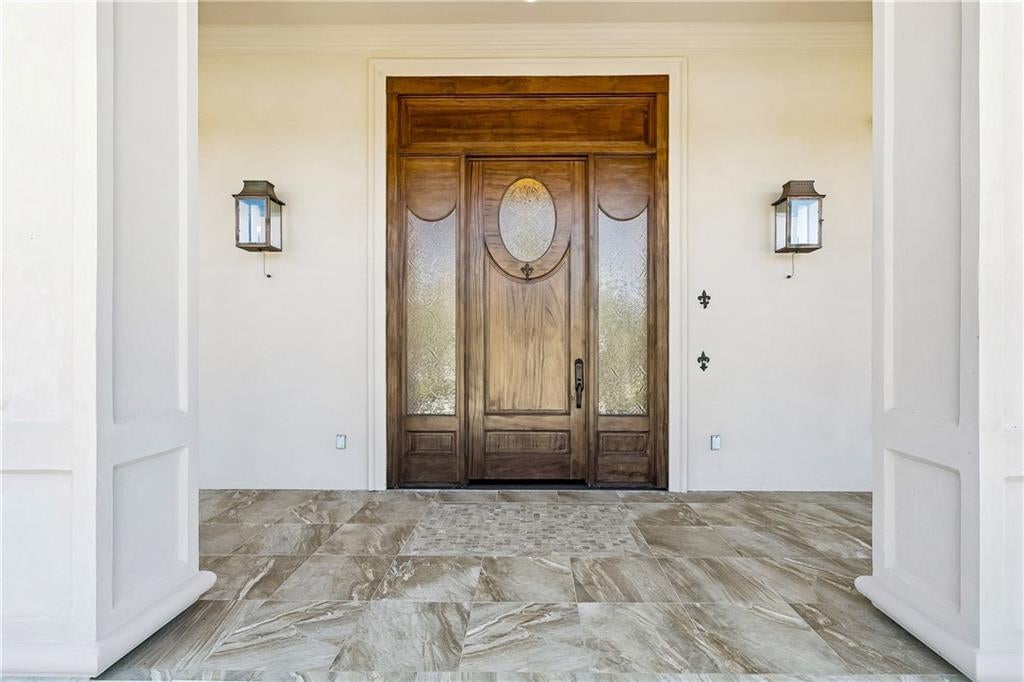 500 OAK TREE Court