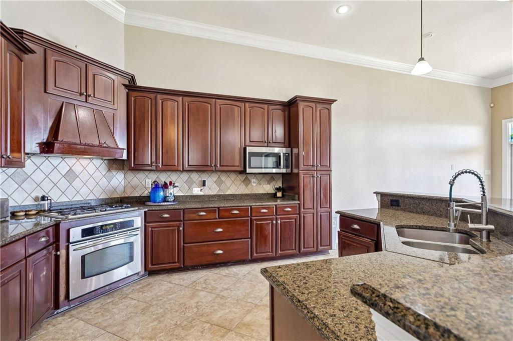 1466 ROYAL PALM Drive