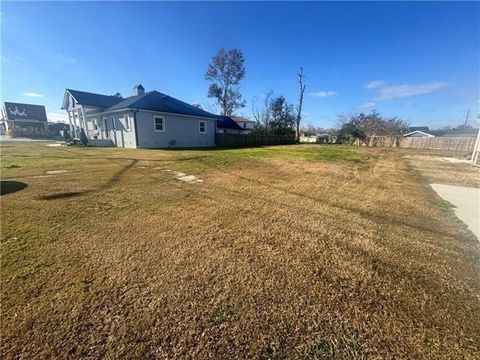 8572 JEFFERSON Highway Harahan LA 70123