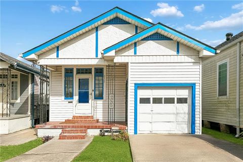 2421 23 UPPERLINE Street New Orleans LA 70115