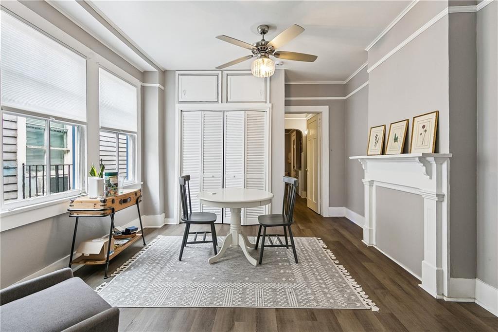 2421 23 UPPERLINE Street