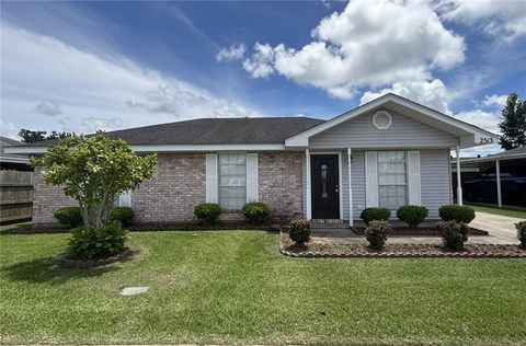 Photo of 2513 RUE JESANN, Marrero, LA 70072 (MLS # 2559926)