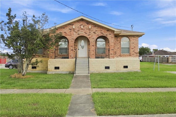 3017 SHANNON DR, VIOLET, LA 70092 - Image 8f4d7d5ad0610e9eae7249bdf4cf77dc/1451999969