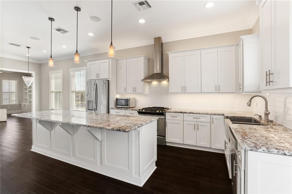 New Orleans, Louisiana 70124, United States, 5 Bedrooms Bedrooms, ,3 BathroomsBathrooms,Residential,Active,54092