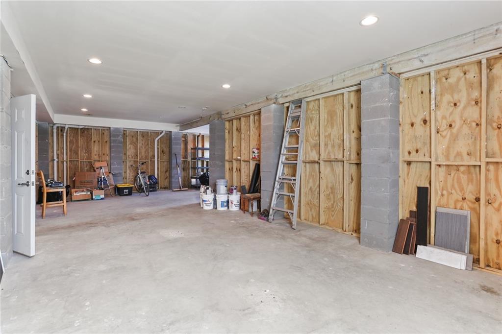 New Orleans, Louisiana 70124, United States, 5 Bedrooms Bedrooms, ,3 BathroomsBathrooms,Residential,Active,54092