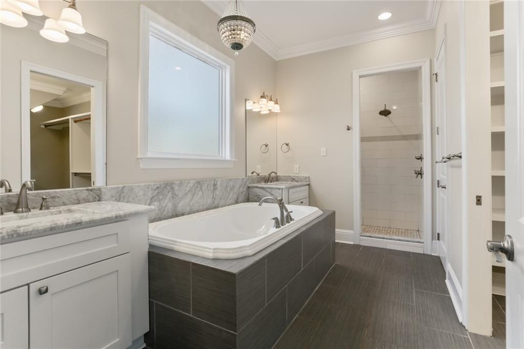 New Orleans, Louisiana 70124, United States, 5 Bedrooms Bedrooms, ,3 BathroomsBathrooms,Residential,Active,54092