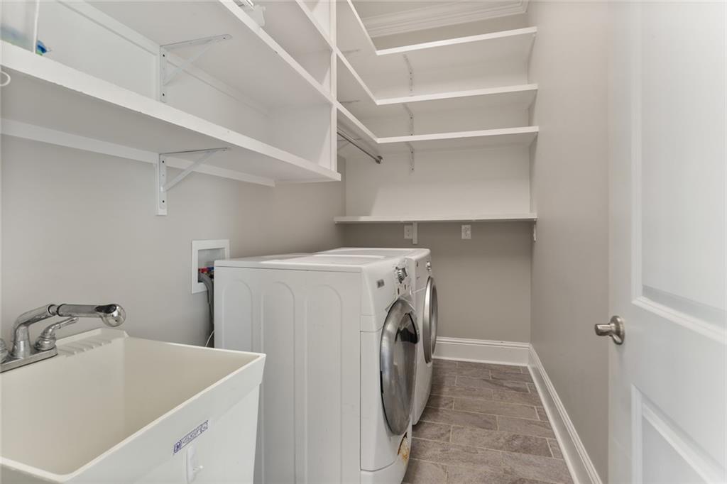 New Orleans, Louisiana 70124, United States, 5 Bedrooms Bedrooms, ,3 BathroomsBathrooms,Residential,Active,54092