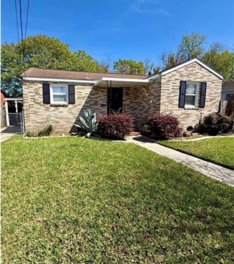 111 ALDEN Place New Orleans LA 70119