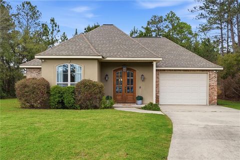 208 TREETOP Court Covington LA 70435