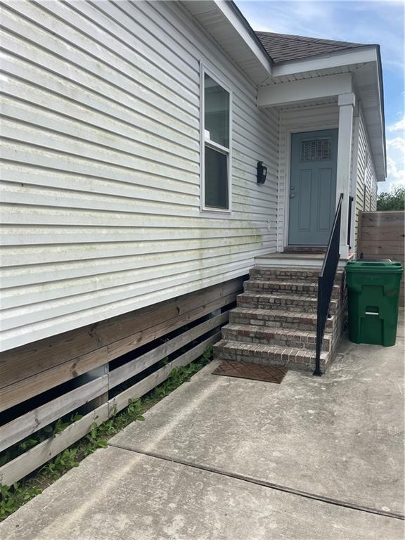 2208 HUEY P LONG Avenue