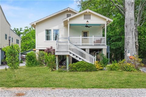 Photo of 406 CARROLL Street, Mandeville, LA 70448 (MLS # 2553648)