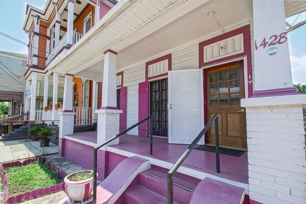 1428 KERLEREC Street