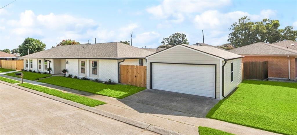 1109 MANSON Avenue