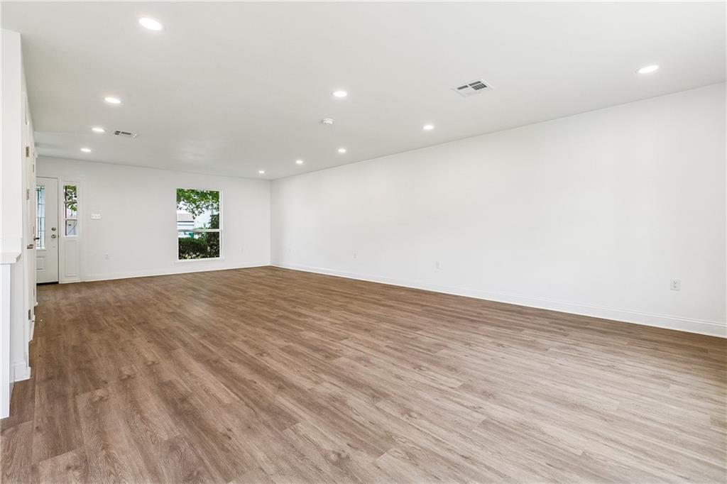 33 ANTIGUA Drive