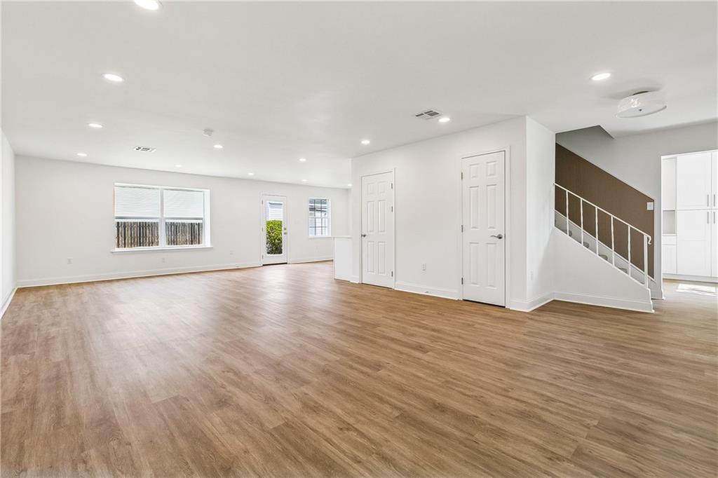 33 ANTIGUA Drive