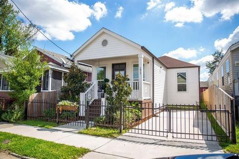 1917 EAGLE Street New Orleans LA 70118