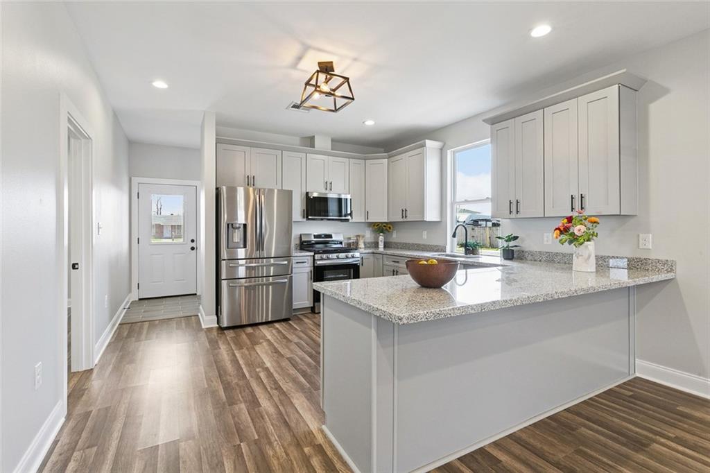 2201 VENUS Place