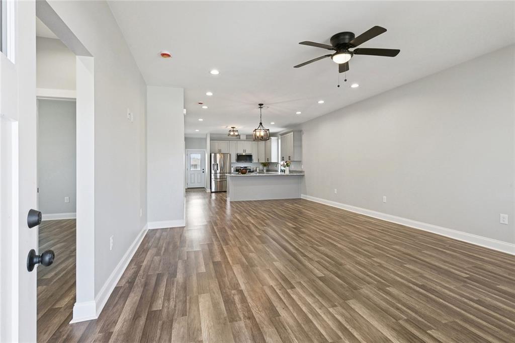 2201 VENUS Place