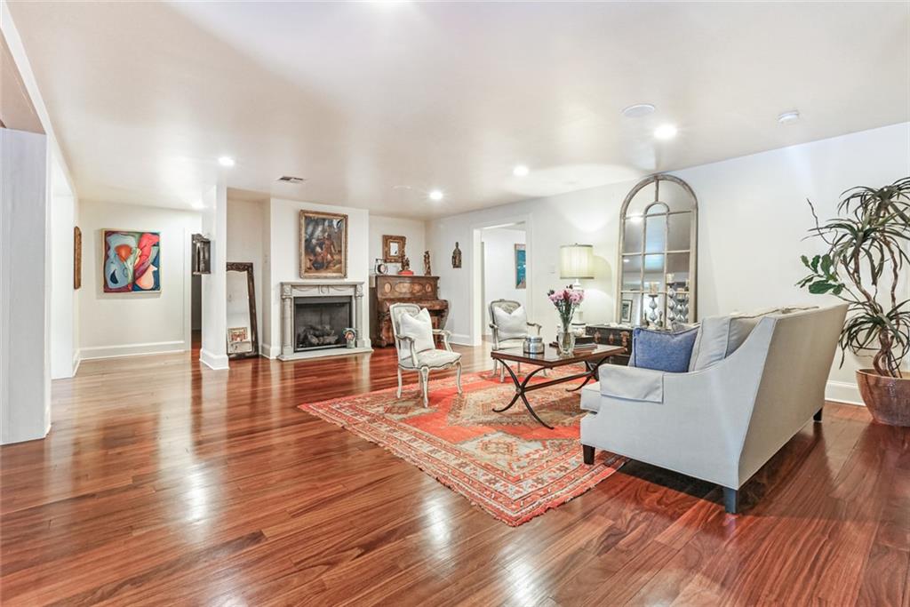 516 BETZ Place