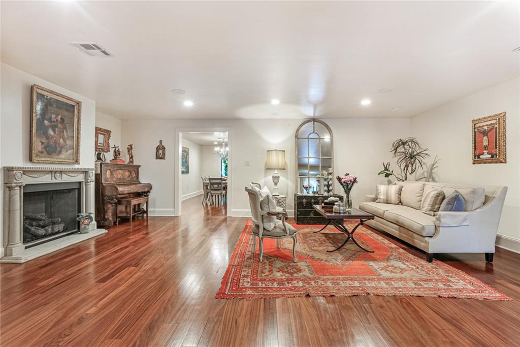 516 BETZ Place