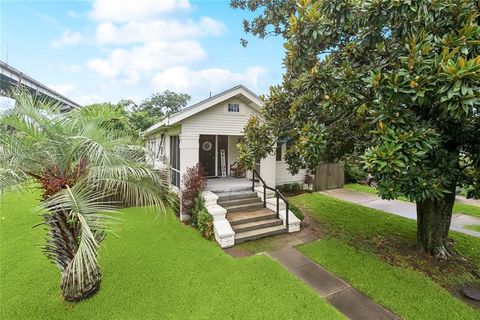 Photo of 1615 BODENGER Boulevard, New Orleans, LA 70114 (MLS # 2559995)