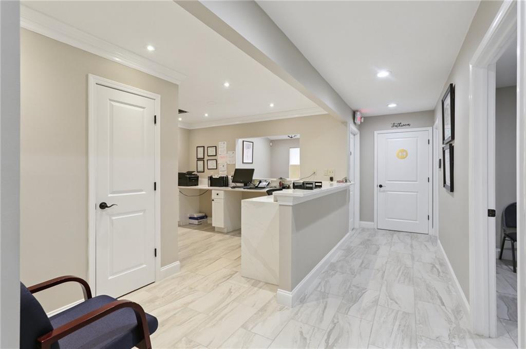 537 HOLMES Boulevard