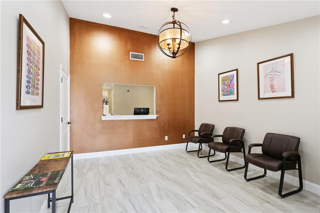 537 HOLMES Boulevard